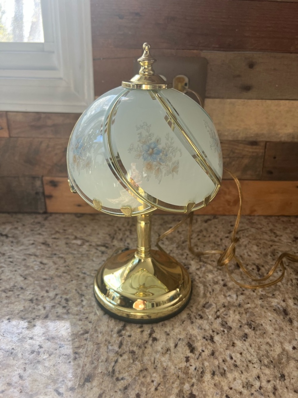Vintage Floral 6 panel Frosted Glass 3-way Touch Table Lamp with Gold Base